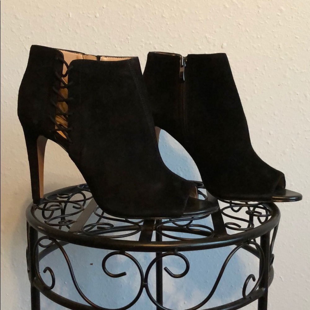 FRENCH CONNECTION open toed booties